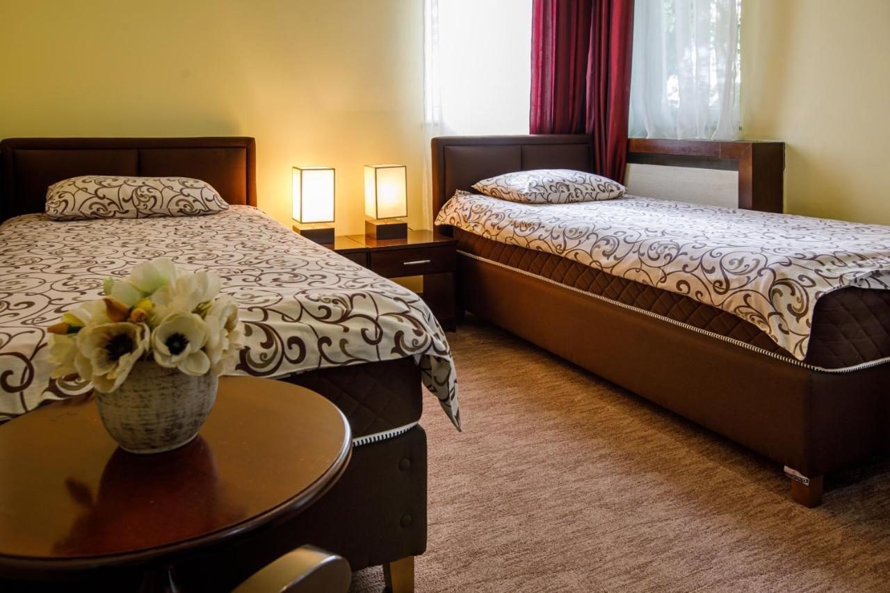 Villa Modena Суботица Экстерьер фото