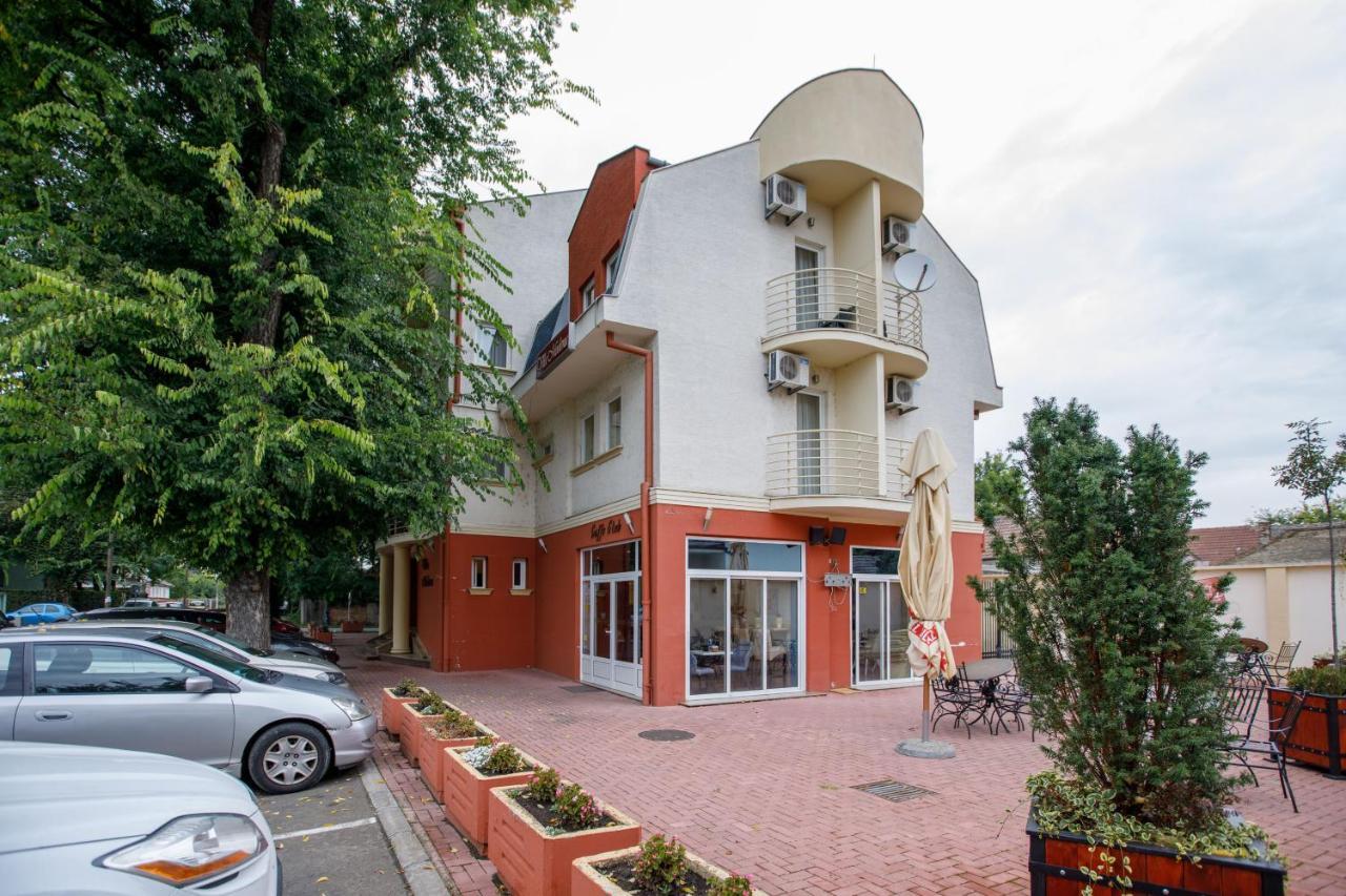 Villa Modena Суботица Экстерьер фото